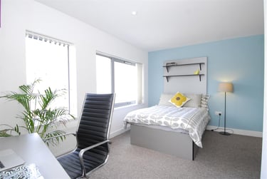 7 bed flat, 10 Kinterbury Street, City Centre, Plymouth, PL12DG - Image 4